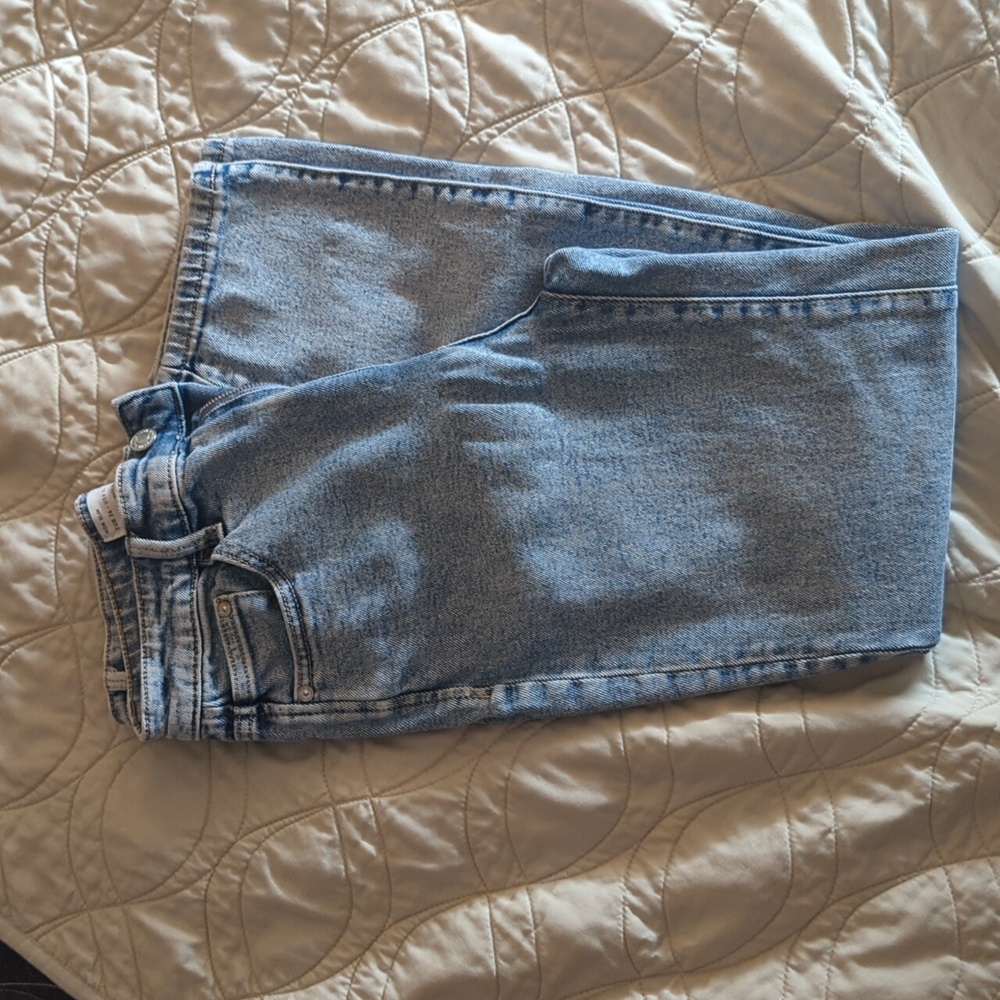 Stradivarius Mom Slim Jeans Size 4